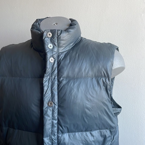 Grey Gap Vest Large Down Filled - Picture 2 of 7
